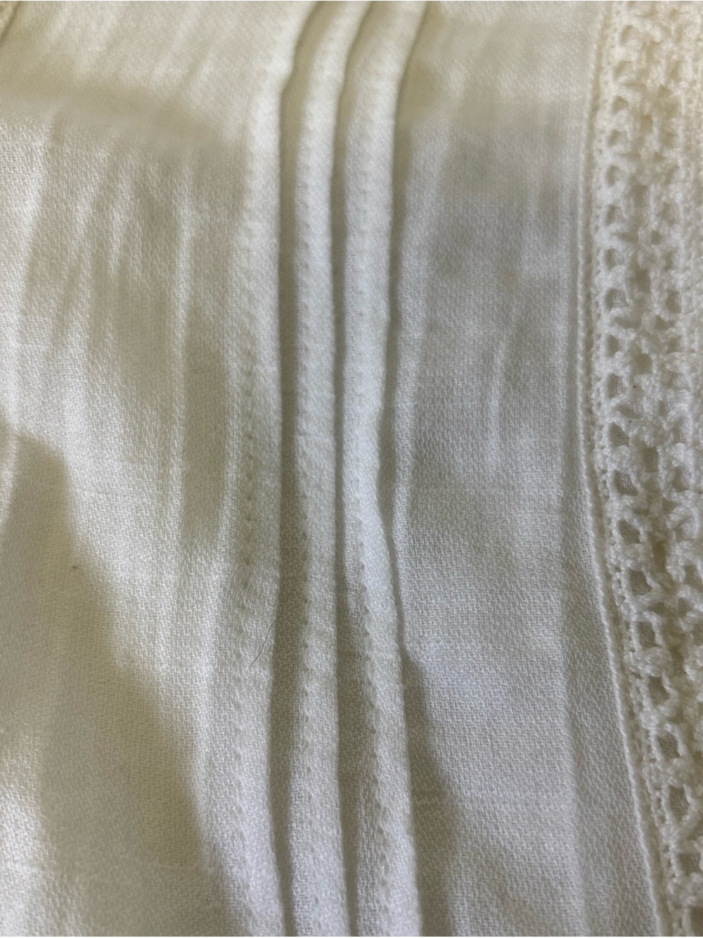 Lucky Brand White Button-Front Pintuck Lace Blouse. Size Large. EUC. - Picture 10 of 12